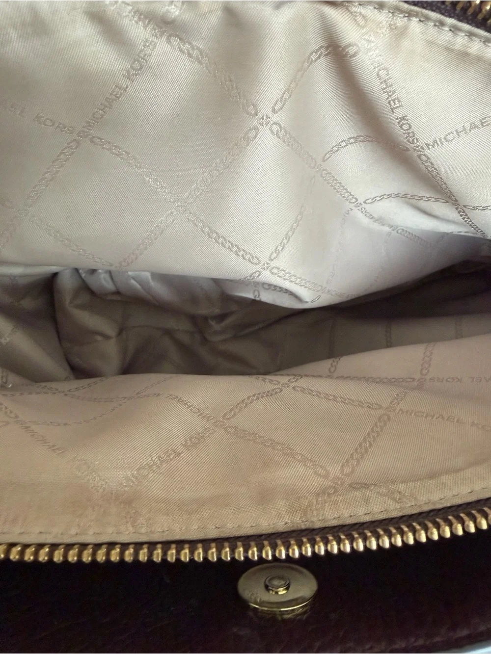 Michael Kors zippered good